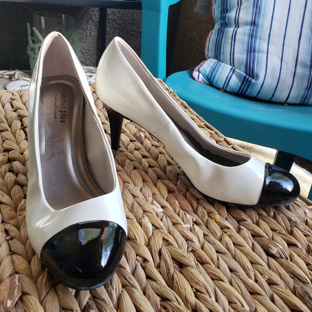 Women's size 13W black toe pumps